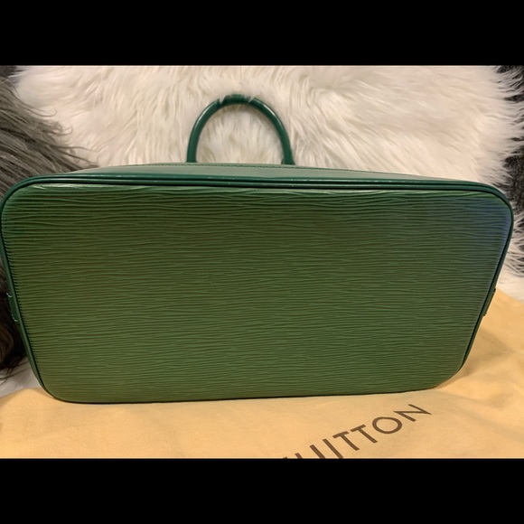 Louis Vuitton Alma EPI PM Authentic - Picture 2 of 9